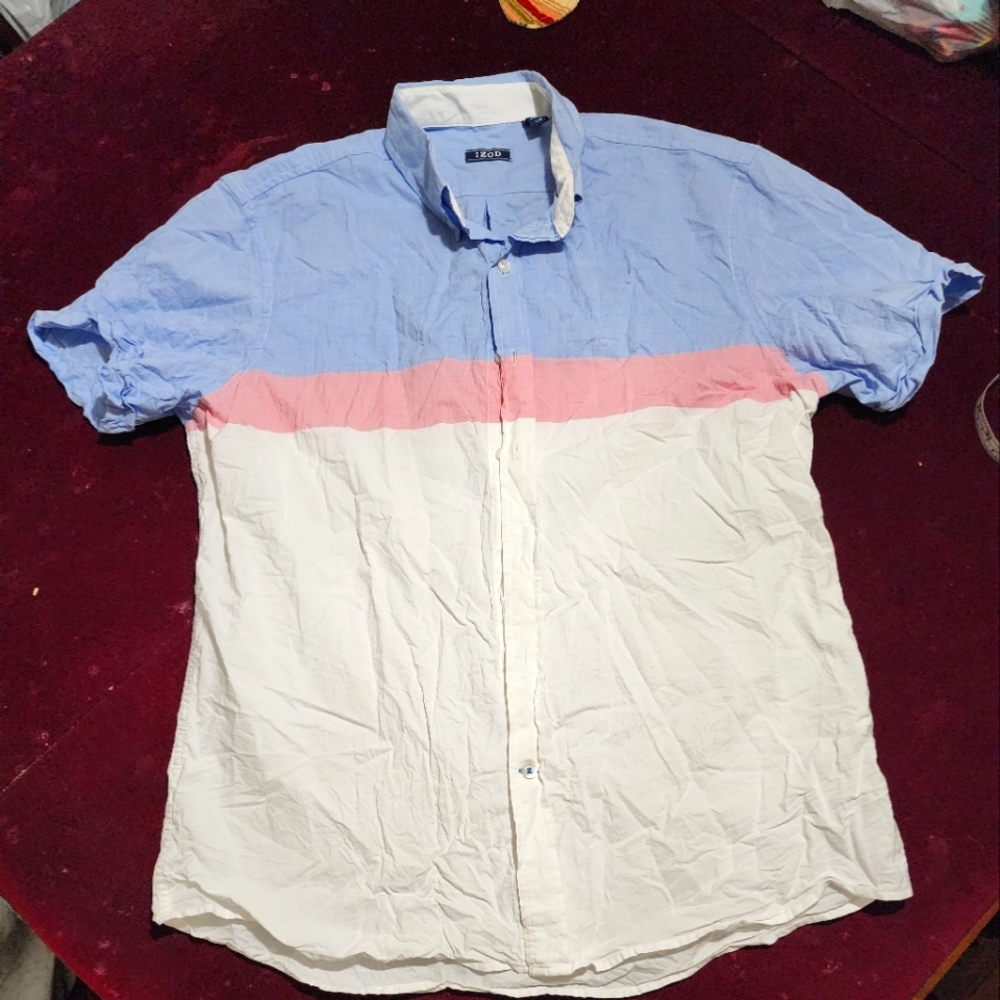 NWOT ... Izod Shortsleeve Button down Casual Shirt